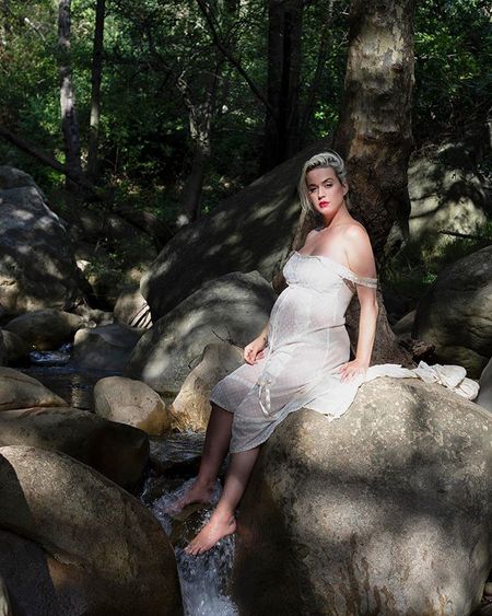 Weekly Hot IG: Foto SIM Kylie Jenner - Pesta Ulang Tahun Putra Chrissy Teigen