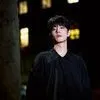 Xiao Zhan Tampil Serba Hitam di MFW 2026, Secakep Malam di Milan
