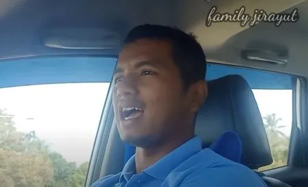 Jirayut Belikan Motor Untuk Ayahnya, Intip 7 Potret Bang Arfan Sang Kakak Pilihkan Modelnya