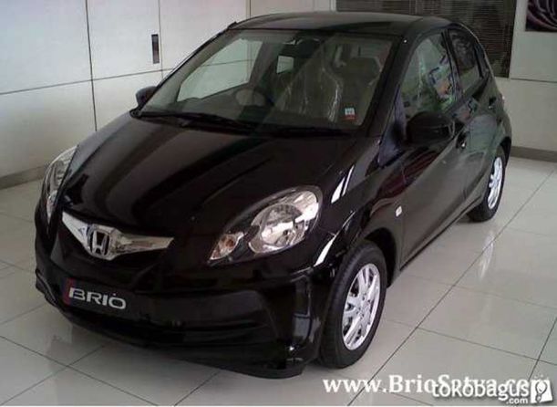Dijual Mobil Bekas Surabaya - Honda Brio 2014 Otosia.com