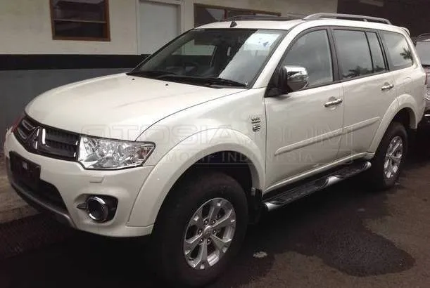 53 Gambar Mobil Pajero Sport Dakar 2013 Terbaru