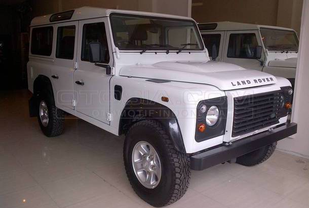 Dijual Mobil Bekas Jakarta Selatan - Land Rover Defender 