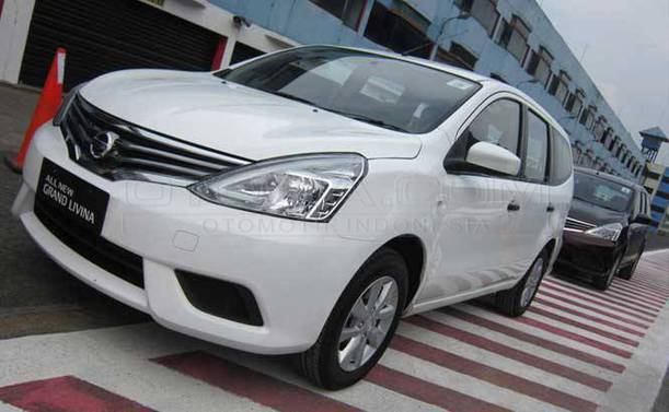 Dijual Mobil Bekas Jakarta Timur - Nissan Grand Livina 