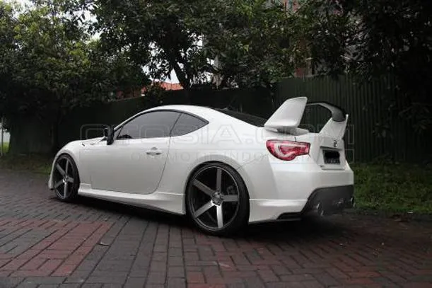 Dijual Mobil Bekas Surabaya - Toyota FT-86 2013