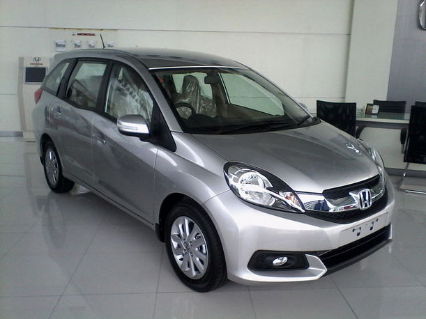 Dijual Mobil Bekas Surabaya - Honda Mobilio 2014 Otosia.com