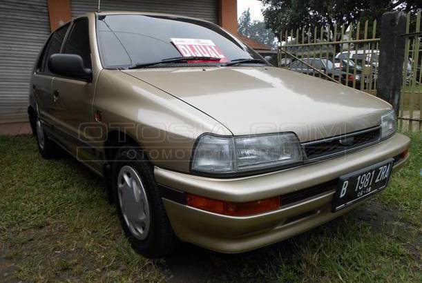 Dijual Mobil Bekas Tangerang - Daihatsu Charade 1998