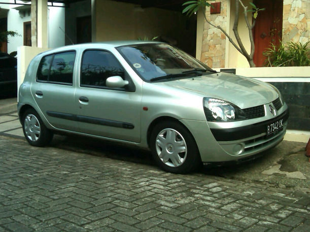 Dijual Mobil Bekas Jakarta Selatan - Renault Clio 2004