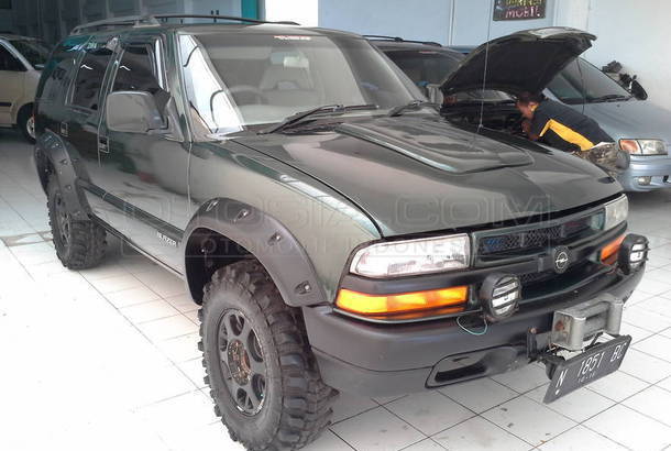 Dijual Mobil Bekas Surabaya - Opel Blazer 2003
