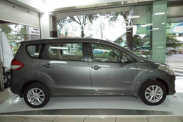  Dijual  Mobil  Bekas  Malang  Suzuki Ertiga  2014