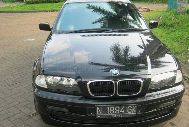  Mobil  Kapanlagi com Dijual Mobil  Bekas Malang  BMW  3 2001