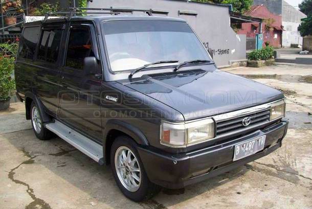 Dijual Mobil Bekas Jakarta Timur - Toyota Kijang 1994