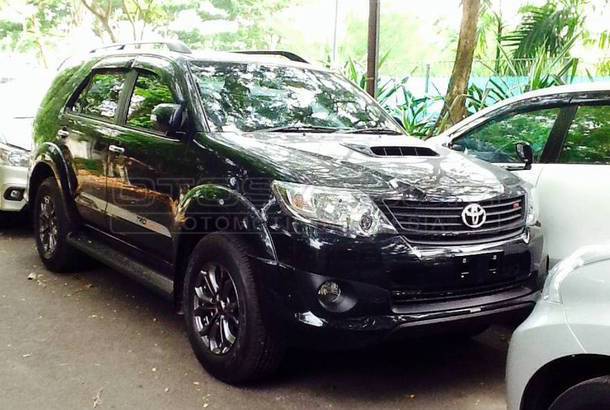 Dijual Mobil Bekas Surabaya - Toyota Fortuner, 2014