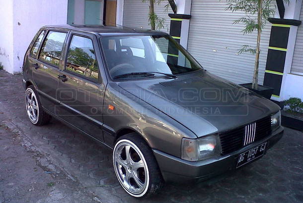  Dijual  Mobil  Bekas  Surabaya  Fiat Uno 1992 Otosia com