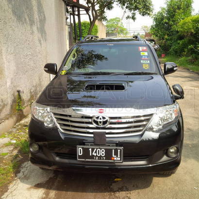 Dijual  Mobil  Bekas  Bandung  Toyota Fortuner  2012