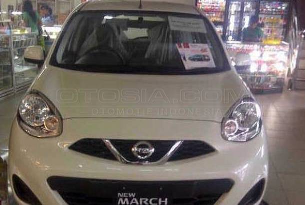Dijual Mobil Bekas Bandung - Nissan March 2015 Otosia.com