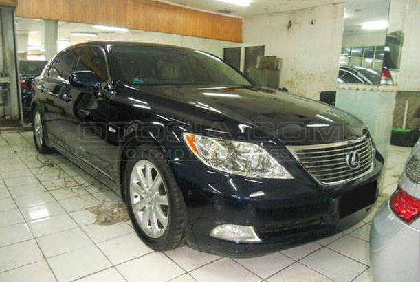 Dijual Mobil Bekas Jakarta Pusat - Lexus LS 2007