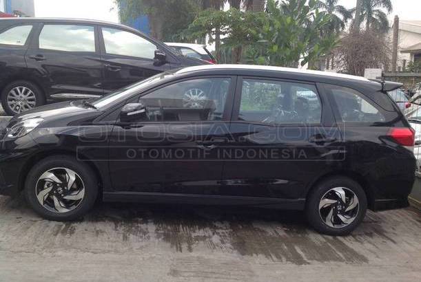 Jual Mobil Honda Mobilio RS Bensin 2015 - Jakarta Barat 