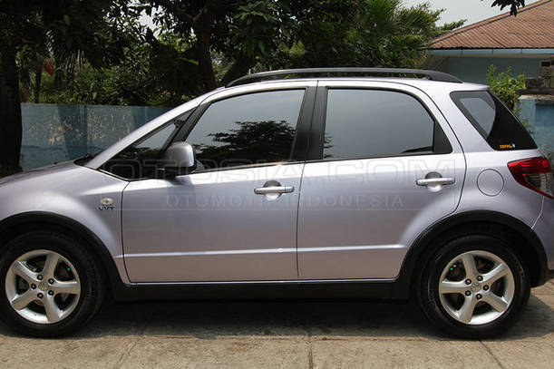 Dijual Mobil Bekas Surabaya - Suzuki SX4 2010 Otosia.com