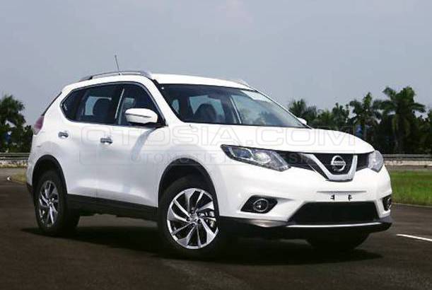 Dijual Mobil Bekas Surabaya - Nissan X-Trail 2014 