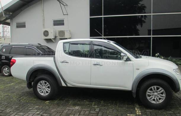 Dijual Mobil Bekas Palembang - Mitsubishi Strada Triton 2010