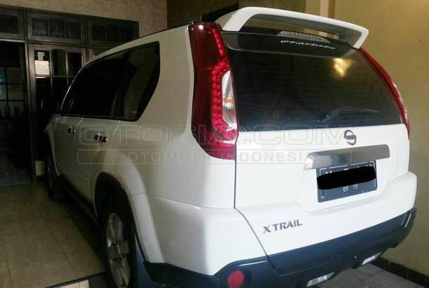 Dijual Mobil Bekas Surabaya - Nissan X-Trail 2012 