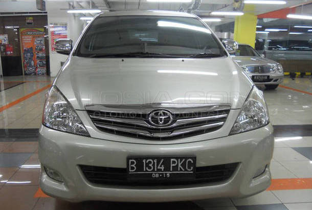 Jual Mobil Toyota Kijang Innova New V 2.0 Luxury Bensin 