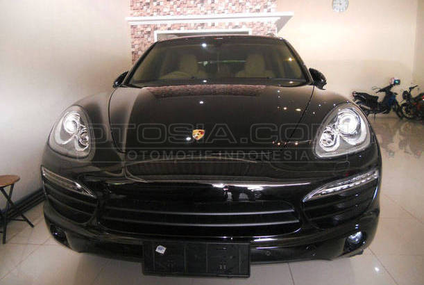 Dijual Mobil Bekas Jakarta Pusat - Porsche Cayenne 2013 