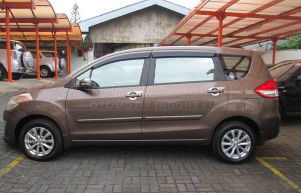 Dijual Mobil Bekas Palembang - Suzuki Ertiga 2012