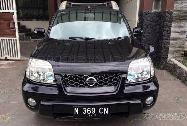 Dijual Mobil Bekas Malang - Nissan X-Trail 2005 Otosia.com