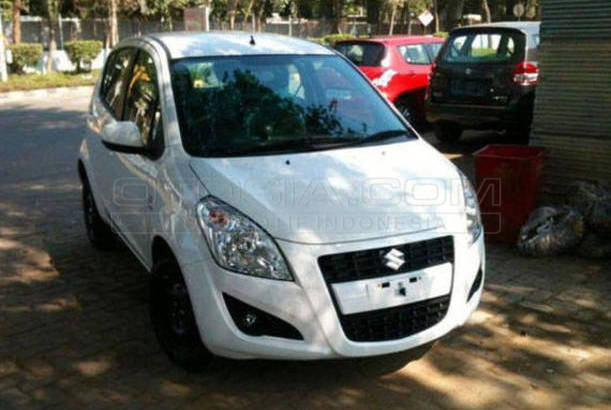 Dijual Mobil Bekas Malang - Suzuki Splash 2014