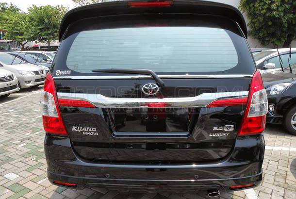 Dijual Mobil Bekas Surabaya - Toyota Kijang Innova 2015 