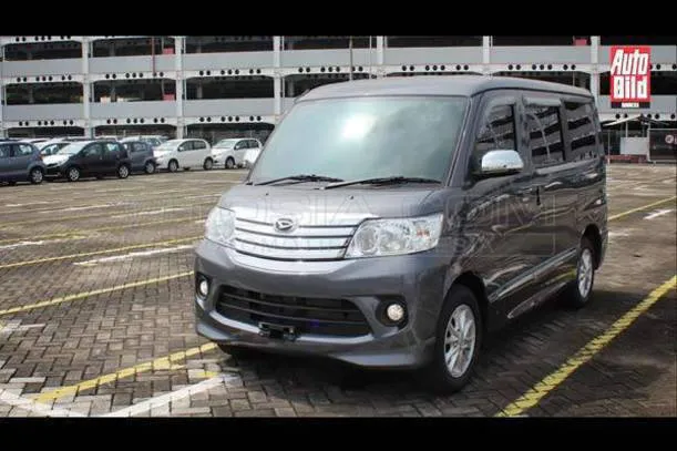 Dijual Mobil Bekas Jakarta Barat Daihatsu Luxio 2015