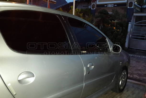 Dijual Mobil Bekas Surabaya - Peugeot 206 2003 Otosia.com