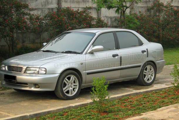 Сузуки балено 1997. Сузуки Балено хэтчбек 1997. Suzuki Baleno 1997 tems. Сузуки Балено выхлоп.