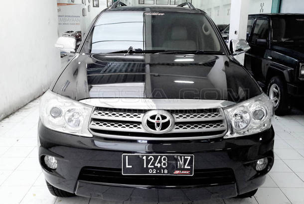 Dijual Mobil Bekas Surabaya - Toyota Fortuner, 2011 