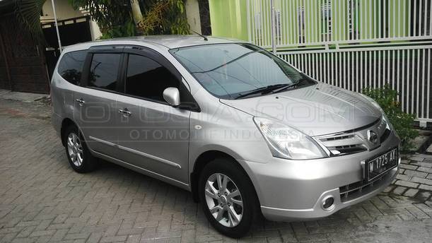 Dijual Mobil Bekas Surabaya - Nissan Grand Livina 2011