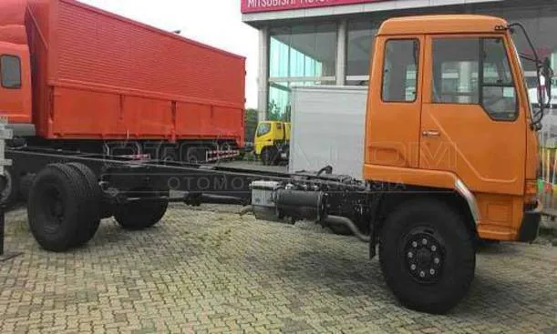 Dijual Mobil Bekas Jakarta Pusat - Mitsubishi Fuso 2015