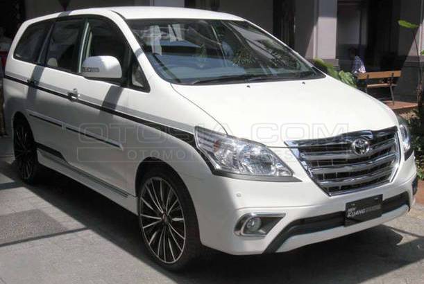 Dijual Mobil Bekas Bandung - Toyota Kijang Innova 2015 