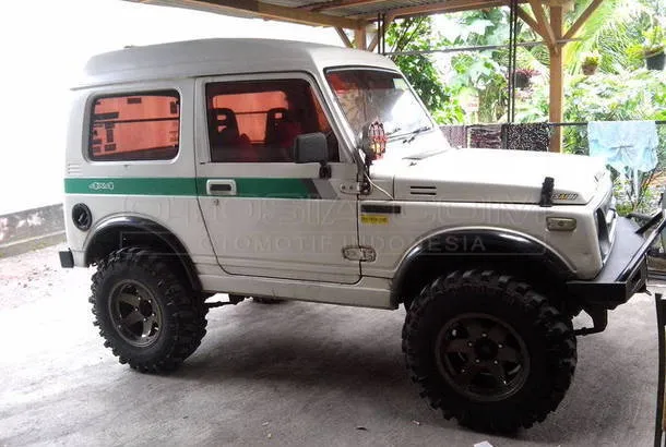 Dijual Mobil Bekas Malang - Suzuki Jimny, 1988