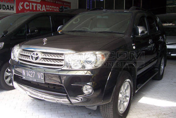 Dijual Mobil Bekas Malang - Toyota Fortuner, 2008