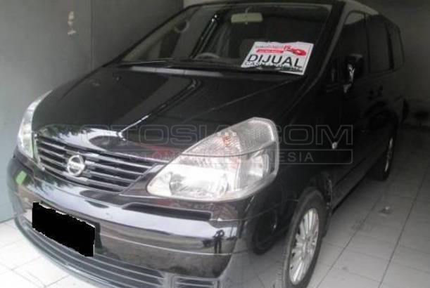 Dijual Mobil Bekas Bandung - Nissan Serena 2011