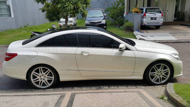 Dijual Mobil Bekas Surabaya - Mercedes Benz E-Class 2013 