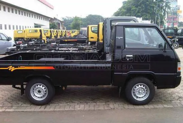 Dijual Mobil Bekas Jakarta Barat - Mitsubishi L 300, 2015