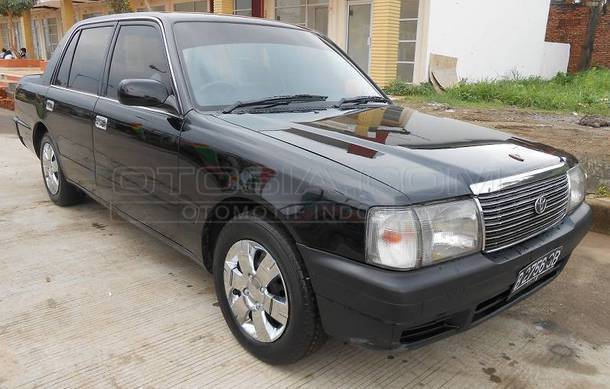 Dijual Mobil Bekas Semua Kota - Toyota Crown 2003 