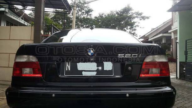  Mobil  Kapanlagi com Dijual Mobil  Bekas Malang  BMW  5 2004