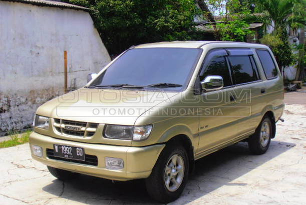 Dijual Mobil Bekas Surabaya - Isuzu Panther 2002