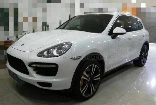 Dijual Mobil Bekas Jakarta Barat - Porsche Cayenne 2012 