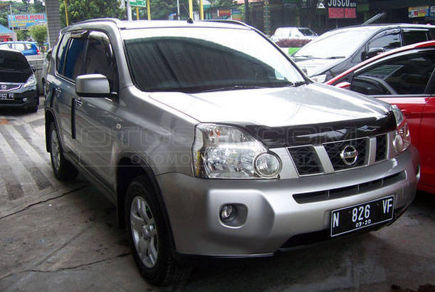 Dijual Mobil Bekas Malang - Nissan X-Trail 2010