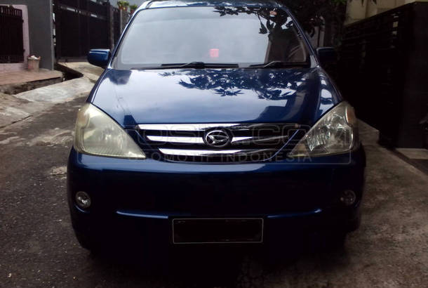  Dijual  Mobil  Bekas  Depok  Daihatsu Xenia  2004 Otosia com