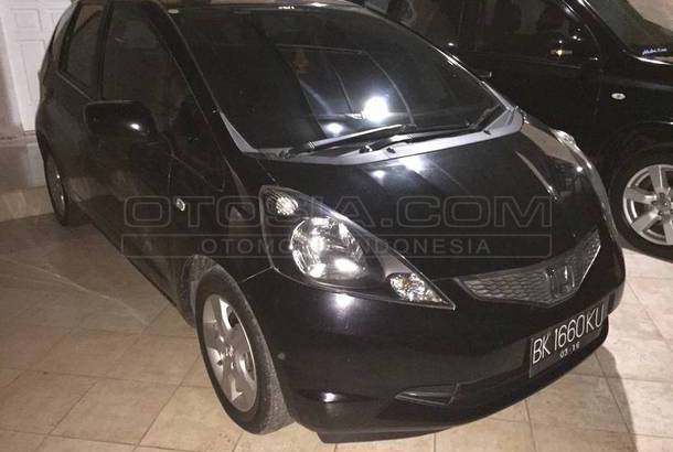 Dijual Mobil Bekas Medan - Honda Jazz 2011 Otosia.com